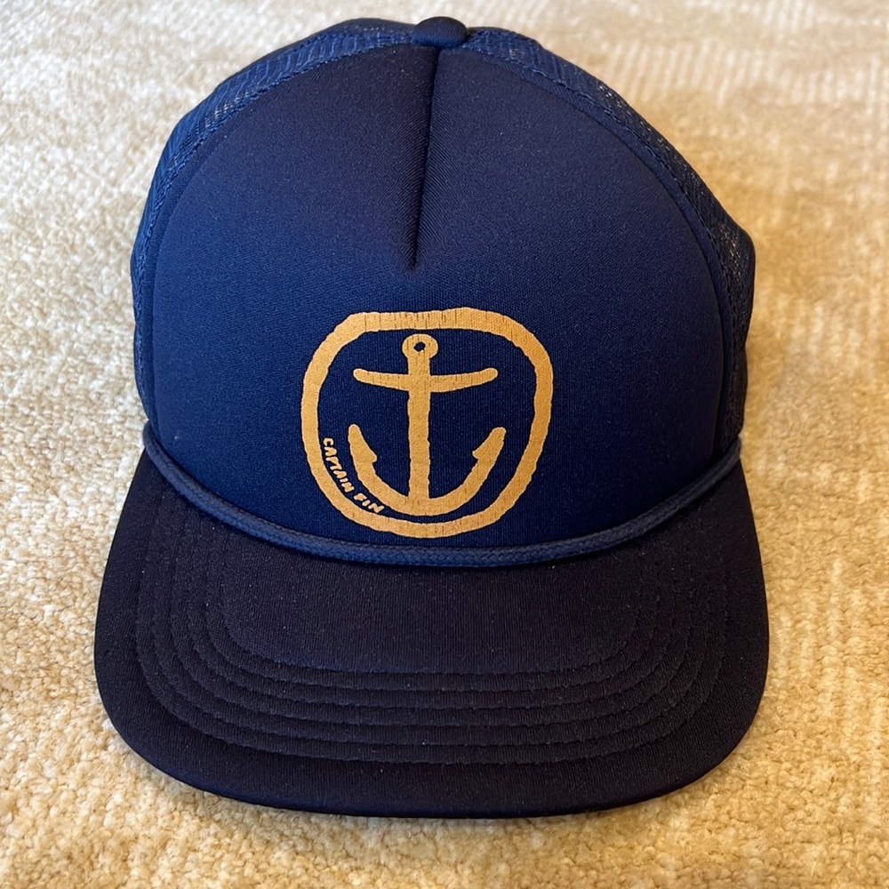 Captain fin hat